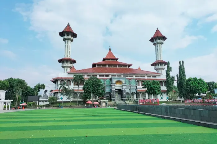 Cianjur Square, a Symbol of Culture and a Place of Religious Tourism in the Heart of the City