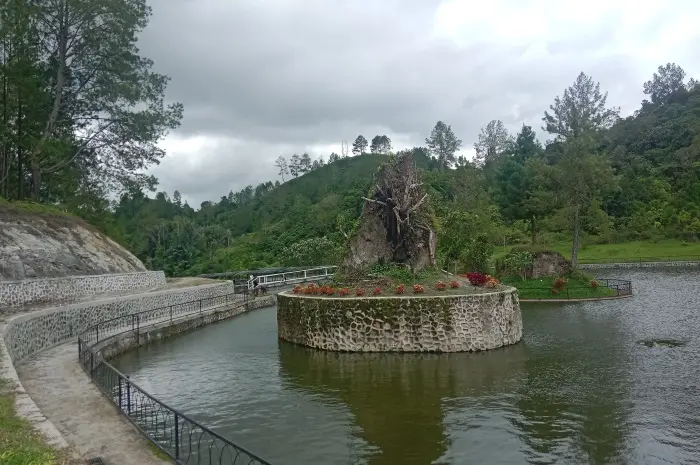 Gibeon Hill, Stunning Natural and Spiritual Tourism in Samosir